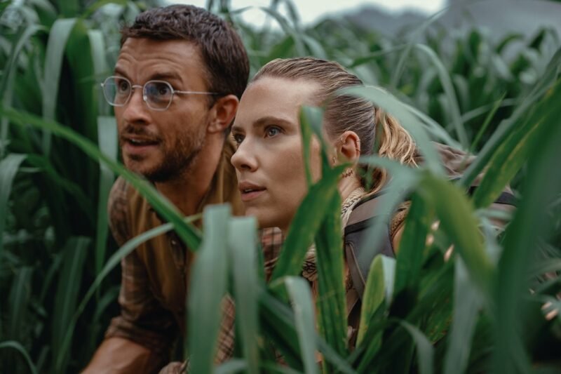Scarlett Johansson Enfrenta Dinossauros no Trailer de Jurassic World Rebirth